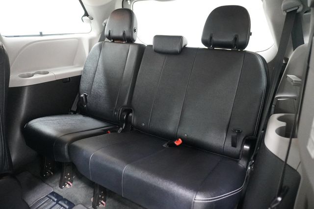 2016 Toyota Sienna 5dr 8-Passenger Van SE FWD - 23039771 - 13