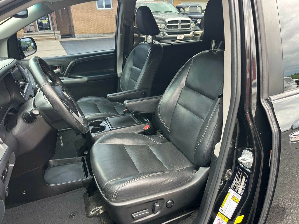 2016 Toyota Sienna 5dr 8-Passenger Van SE FWD - 23035674 - 14