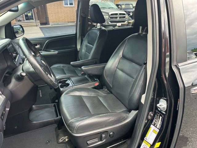2016 Toyota Sienna 5dr 8-Passenger Van SE FWD - 23035674 - 14
