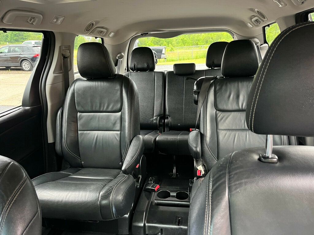 2016 Toyota Sienna 5dr 8-Passenger Van SE FWD - 23035674 - 17