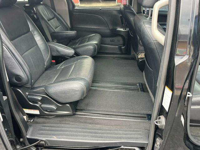 2016 Toyota Sienna 5dr 8-Passenger Van SE FWD - 23035674 - 27