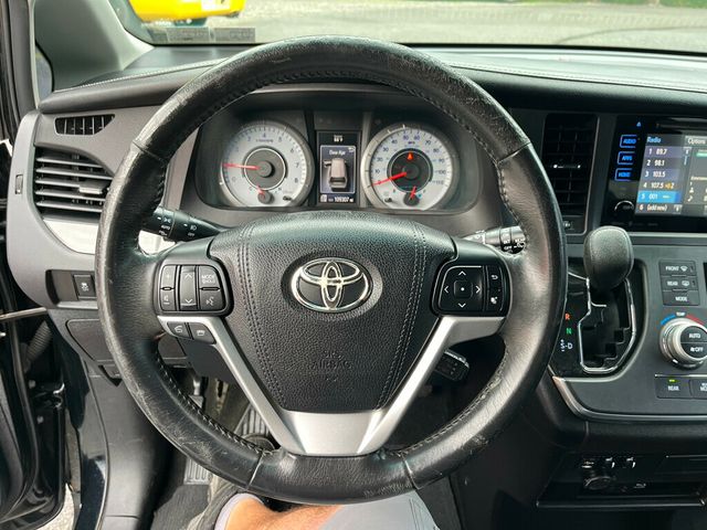 2016 Toyota Sienna 5dr 8-Passenger Van SE FWD - 23035674 - 33