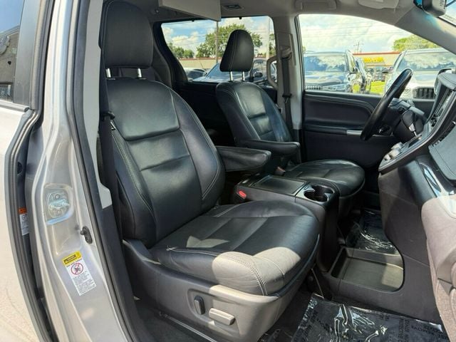 2016 Toyota Sienna 5dr 8-Passenger Van SE FWD - 23037127 - 15