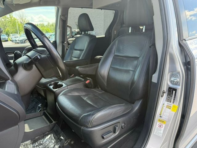 2016 Toyota Sienna 5dr 8-Passenger Van SE FWD - 23037127 - 16
