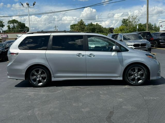 2016 Toyota Sienna 5dr 8-Passenger Van SE FWD - 23037127 - 18