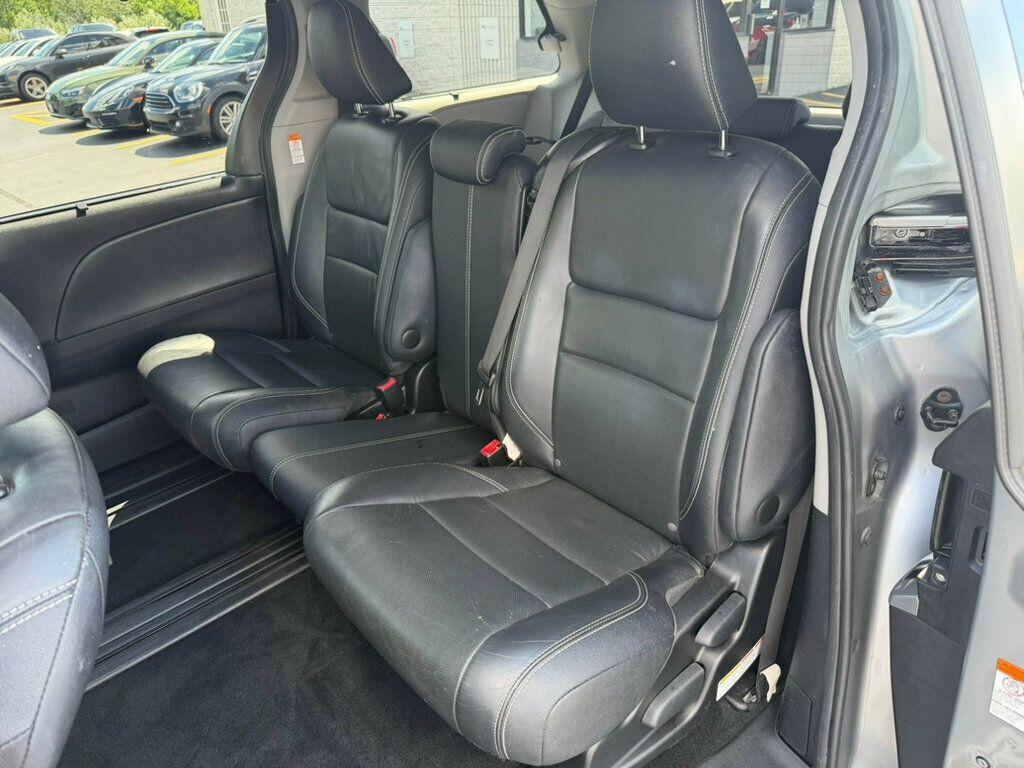 2016 Toyota Sienna 5dr 8-Passenger Van SE FWD - 23037127 - 22