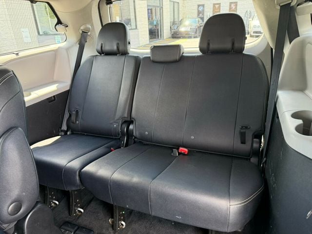 2016 Toyota Sienna 5dr 8-Passenger Van SE FWD - 23037127 - 24