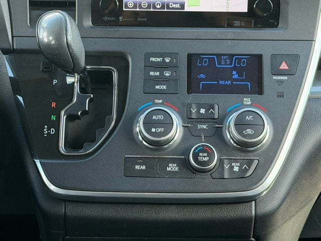 2016 Toyota Sienna 5dr 8-Passenger Van SE FWD - 23037127 - 30
