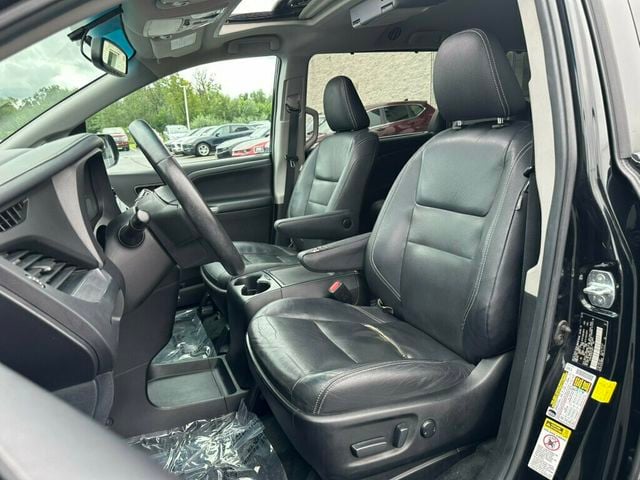 2016 Toyota Sienna 5dr 8-Passenger Van SE FWD - 23067661 - 14