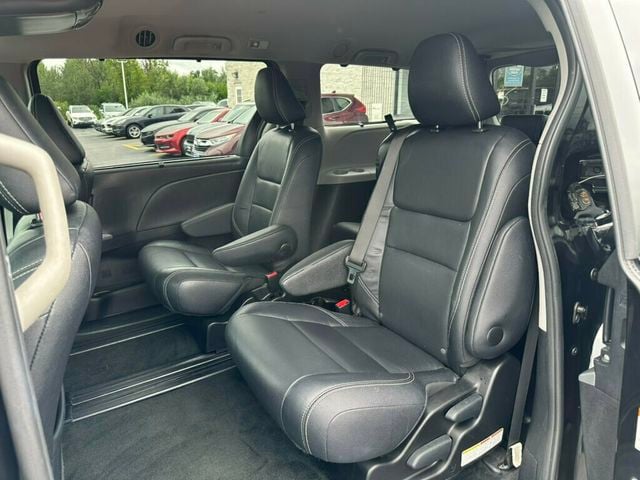 2016 Toyota Sienna 5dr 8-Passenger Van SE FWD - 23067661 - 18