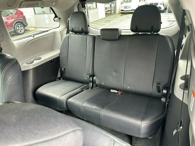 2016 Toyota Sienna 5dr 8-Passenger Van SE FWD - 23067661 - 21