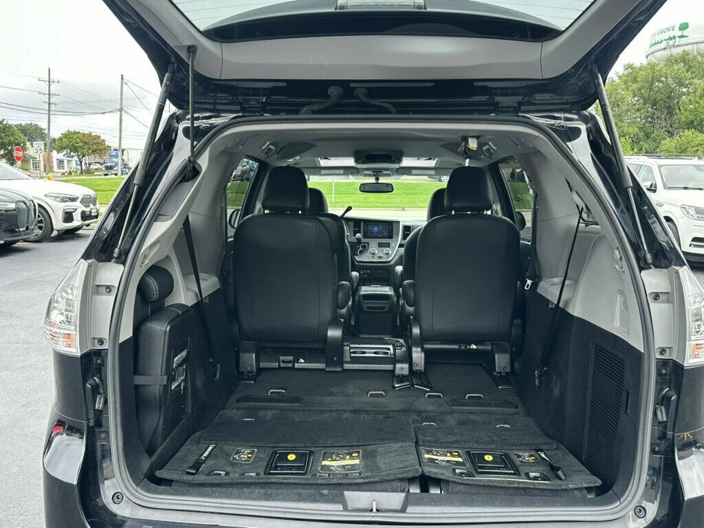 2016 Toyota Sienna 5dr 8-Passenger Van SE FWD - 23067661 - 42