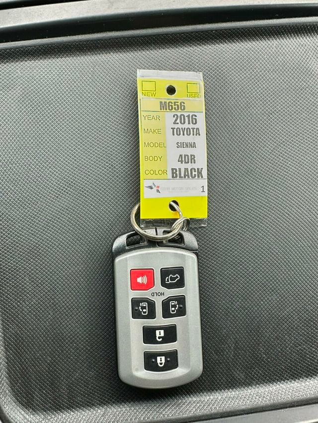 2016 Toyota Sienna 5dr 8-Passenger Van SE FWD - 23067661 - 47