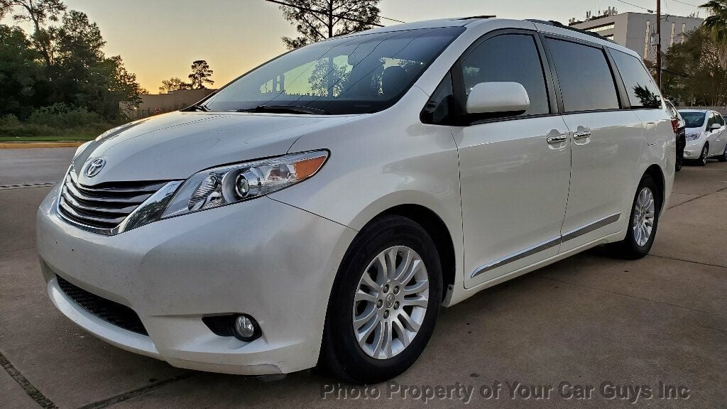 2016 Toyota Sienna 5dr 8-Passenger Van XLE , DVD , SUNROOF - 22680672 - 0