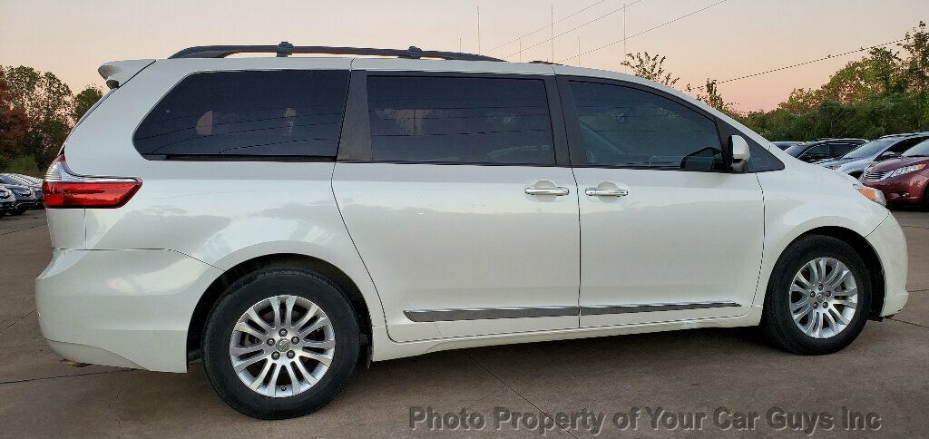 2016 Toyota Sienna 5dr 8-Passenger Van XLE , DVD , SUNROOF - 22680672 - 9