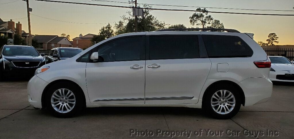 2016 Toyota Sienna 5dr 8-Passenger Van XLE , DVD , SUNROOF - 22680672 - 18