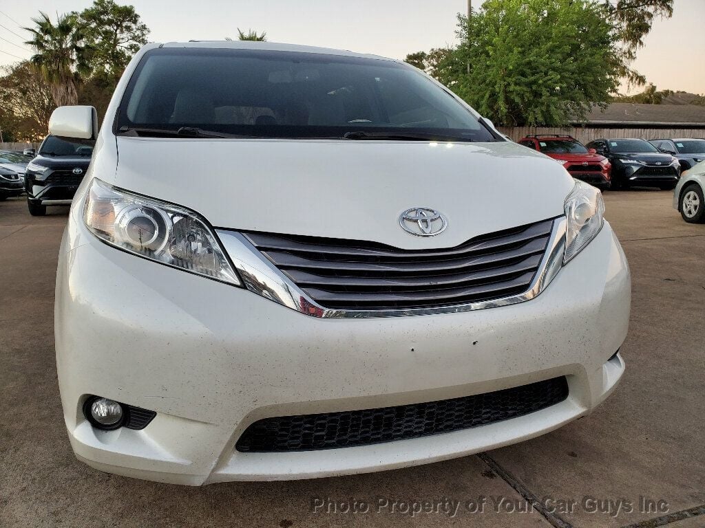 2016 Toyota Sienna 5dr 8-Passenger Van XLE , DVD , SUNROOF - 22680672 - 4