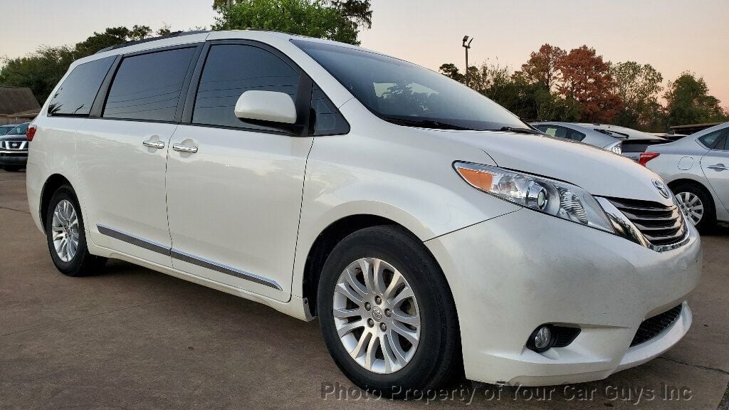 2016 Toyota Sienna 5dr 8-Passenger Van XLE , DVD , SUNROOF - 22680672 - 6