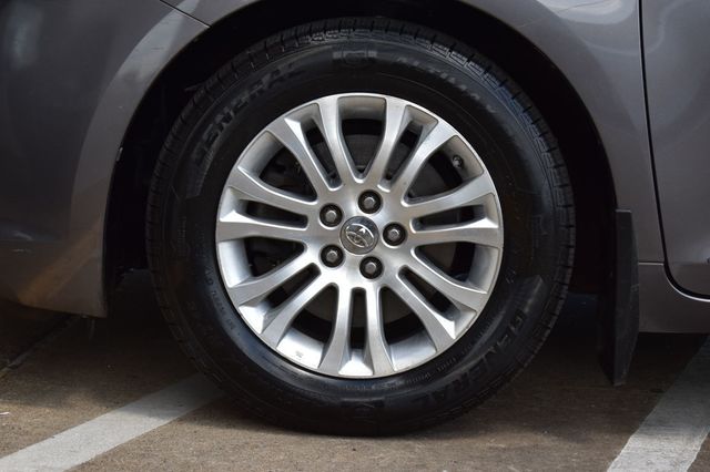 2016 Toyota Sienna 5dr 8-Passenger Van XLE FWD - 23015806 - 10