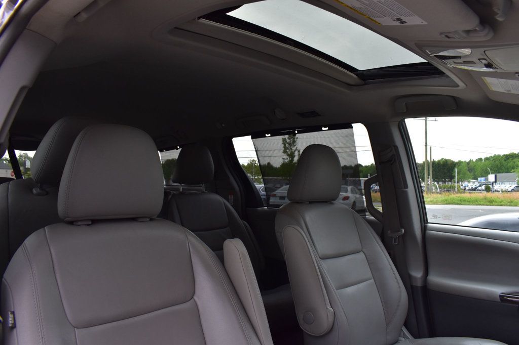 2016 Toyota Sienna 5dr 8-Passenger Van XLE FWD - 23015806 - 15