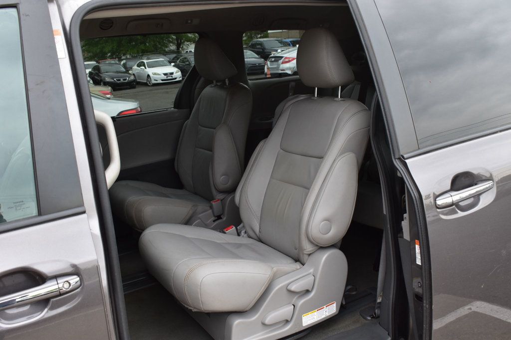 2016 Toyota Sienna 5dr 8-Passenger Van XLE FWD - 23015806 - 20