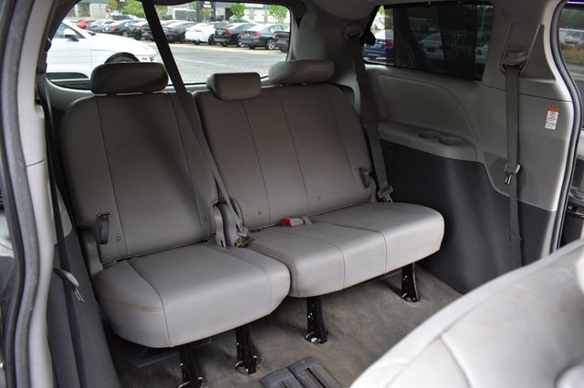 2016 Toyota Sienna 5dr 8-Passenger Van XLE FWD - 23015806 - 21