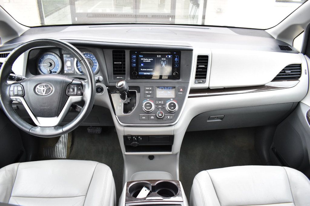 2016 Toyota Sienna 5dr 8-Passenger Van XLE FWD - 23015806 - 26