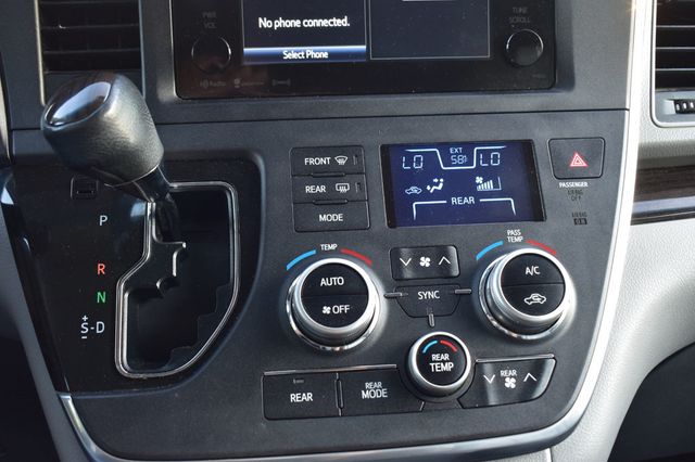 2016 Toyota Sienna 5dr 8-Passenger Van XLE FWD - 23015806 - 29