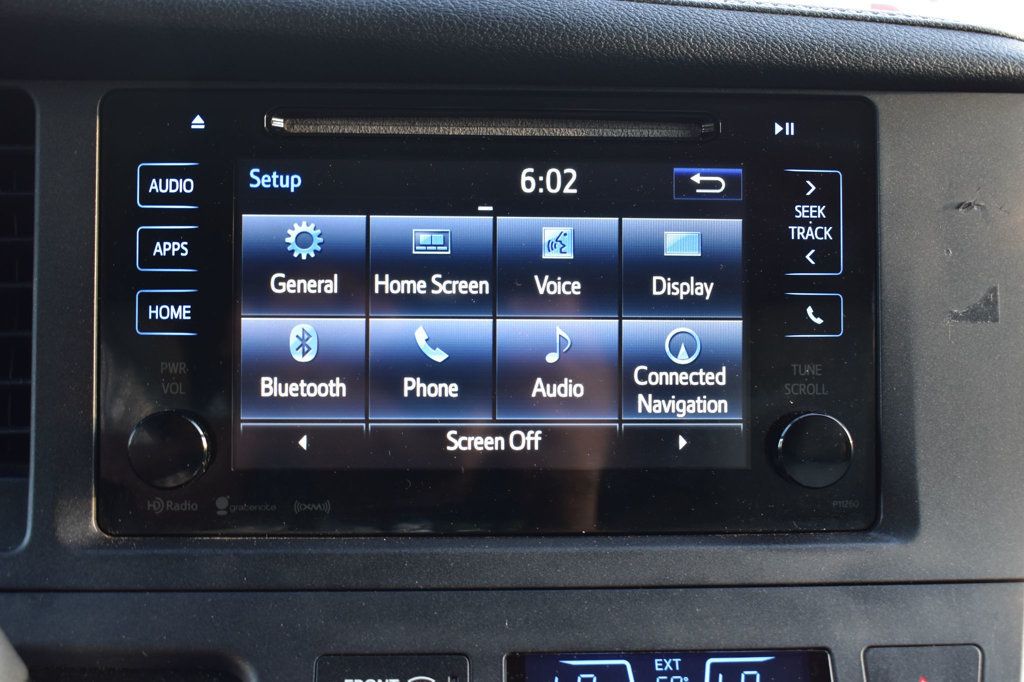 2016 Toyota Sienna 5dr 8-Passenger Van XLE FWD - 23015806 - 36