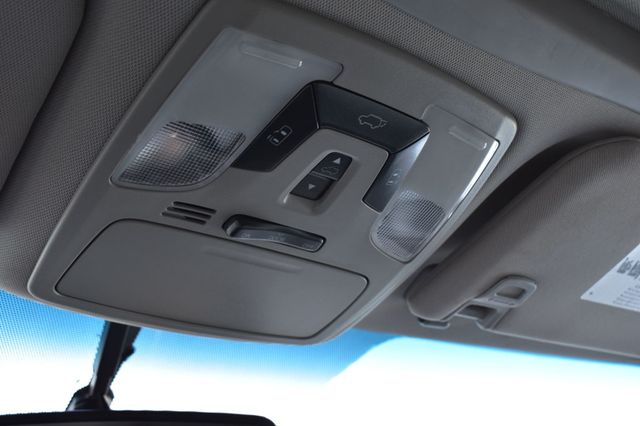 2016 Toyota Sienna 5dr 8-Passenger Van XLE FWD - 23015806 - 40