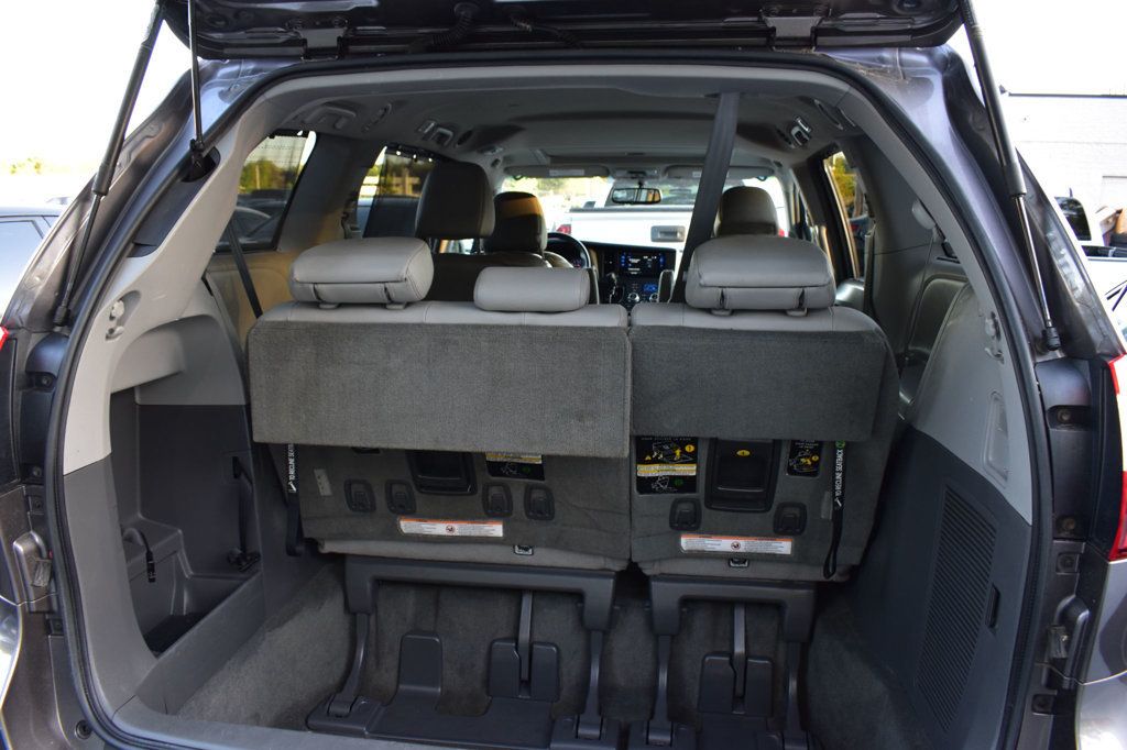 2016 Toyota Sienna 5dr 8-Passenger Van XLE FWD - 23015806 - 41