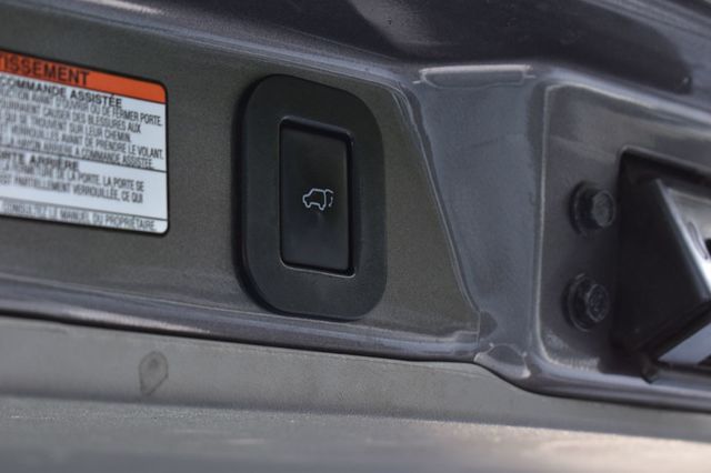 2016 Toyota Sienna 5dr 8-Passenger Van XLE FWD - 23015806 - 42