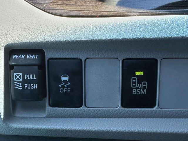 2016 Toyota Sienna Limited 7 Passenger 4dr Mini Van - 23012863 - 34