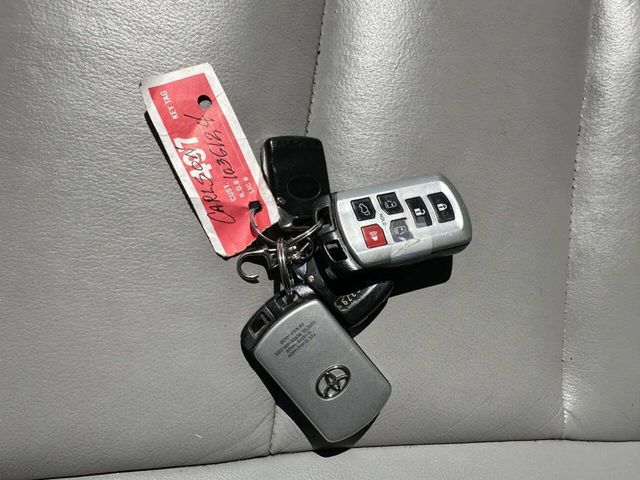 2016 Toyota Sienna Limited 7 Passenger 4dr Mini Van - 23012863 - 39
