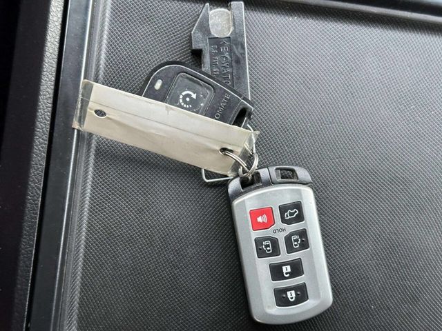 2016 Toyota Sienna Limited 7 Passenger AWD 4dr Mini Van - 23023833 - 32