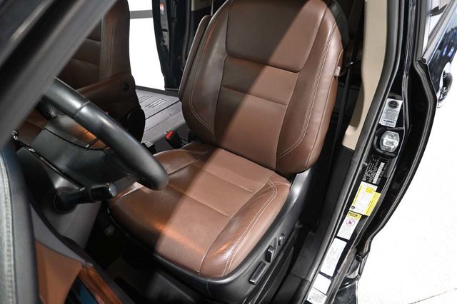 2016 Toyota Sienna Limited Premium Mobility Handicap Van - 23044767 - 13