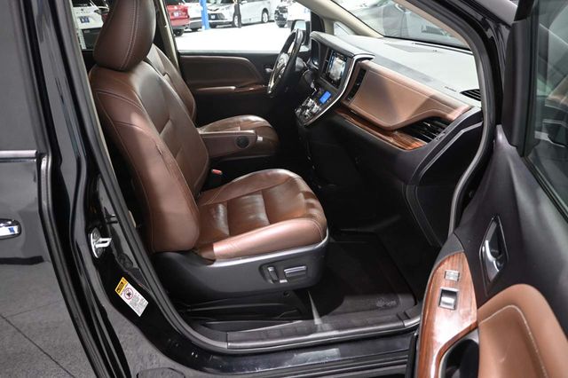 2016 Toyota Sienna Limited Premium Mobility Handicap Van - 23044767 - 14