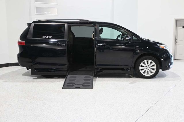 2016 Toyota Sienna Limited Premium Mobility Handicap Van - 23044767 - 16
