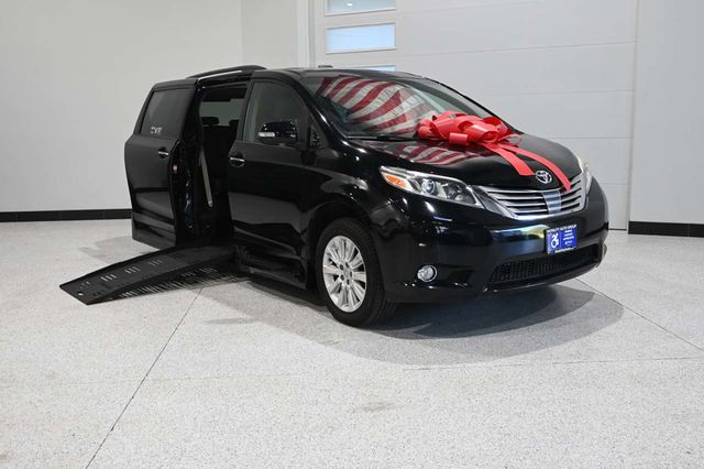 2016 Toyota Sienna Limited Premium Mobility Handicap Van - 23044767 - 1