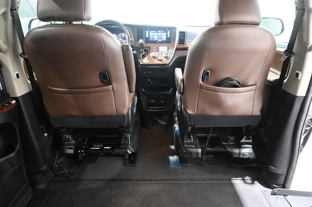 2016 Toyota Sienna Limited Premium Mobility Handicap Van - 23044767 - 19