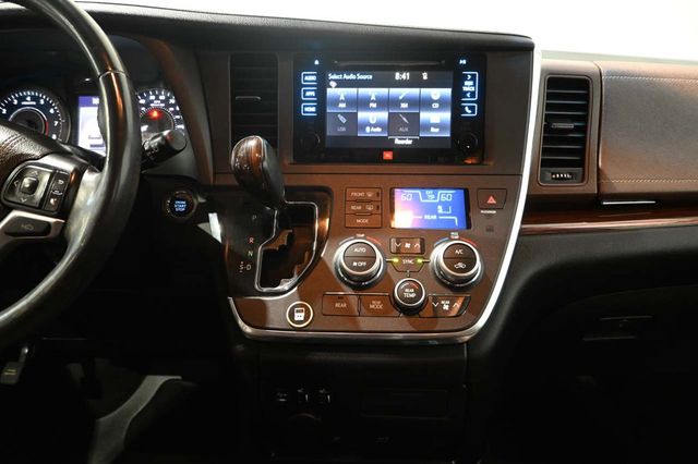 2016 Toyota Sienna Limited Premium Mobility Handicap Van - 23044767 - 22