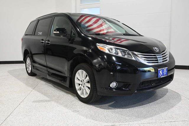 2016 Toyota Sienna Limited Premium Mobility Handicap Van - 23044767 - 2