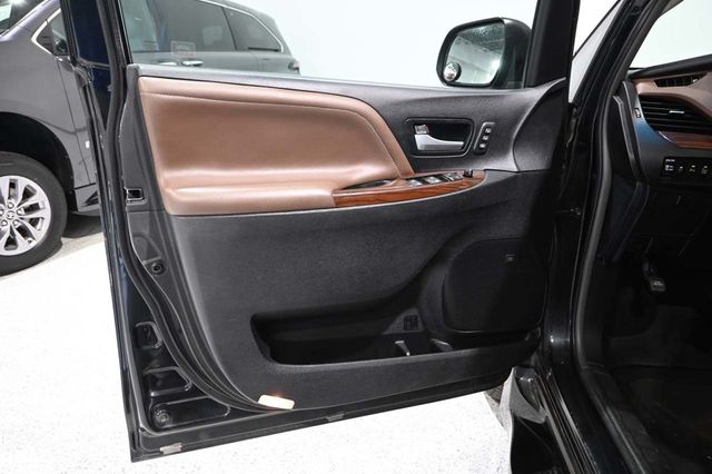 2016 Toyota Sienna Limited Premium Mobility Handicap Van - 23044767 - 32