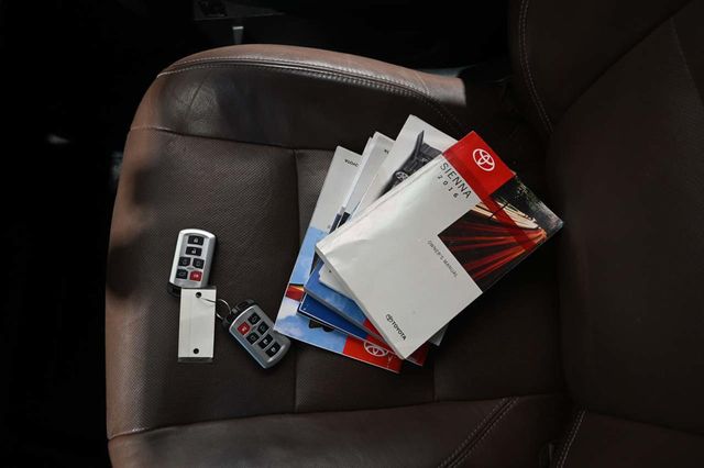 2016 Toyota Sienna Limited Premium Mobility Handicap Van - 23044767 - 41