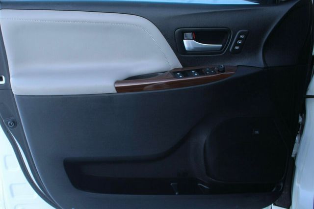2016 Toyota Sienna  ONE OWNER AWD LIMITED PREMIUM - 22969258 - 20
