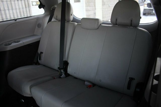 2016 Toyota Sienna  ONE OWNER AWD LIMITED PREMIUM - 22969258 - 28