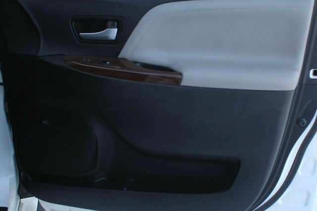 2016 Toyota Sienna  ONE OWNER AWD LIMITED PREMIUM - 22969258 - 5