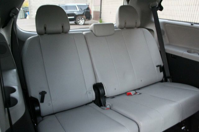 2016 Toyota Sienna ONE OWNER AWD LIMITED PREMIUM - 23071580 - 12