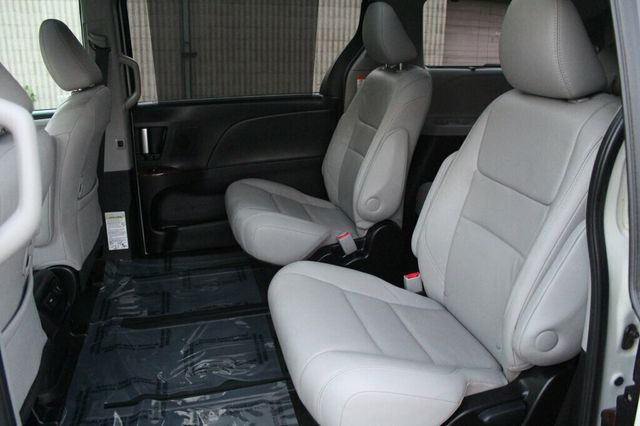 2016 Toyota Sienna ONE OWNER AWD LIMITED PREMIUM - 23071580 - 30