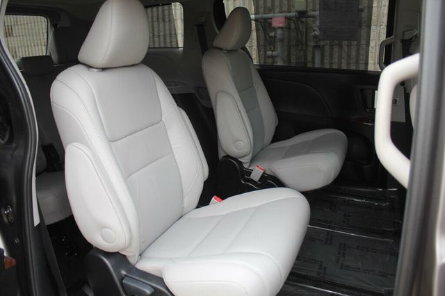 2016 Toyota Sienna ONE OWNER AWD XLE PREMIUM  - 22928294 - 11